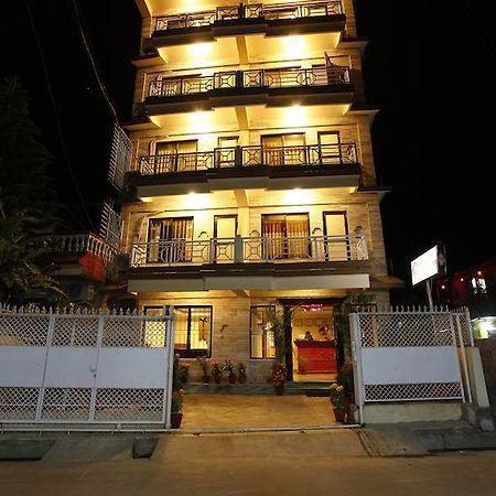 Hotel Family Home Pokhara Bagian luar foto