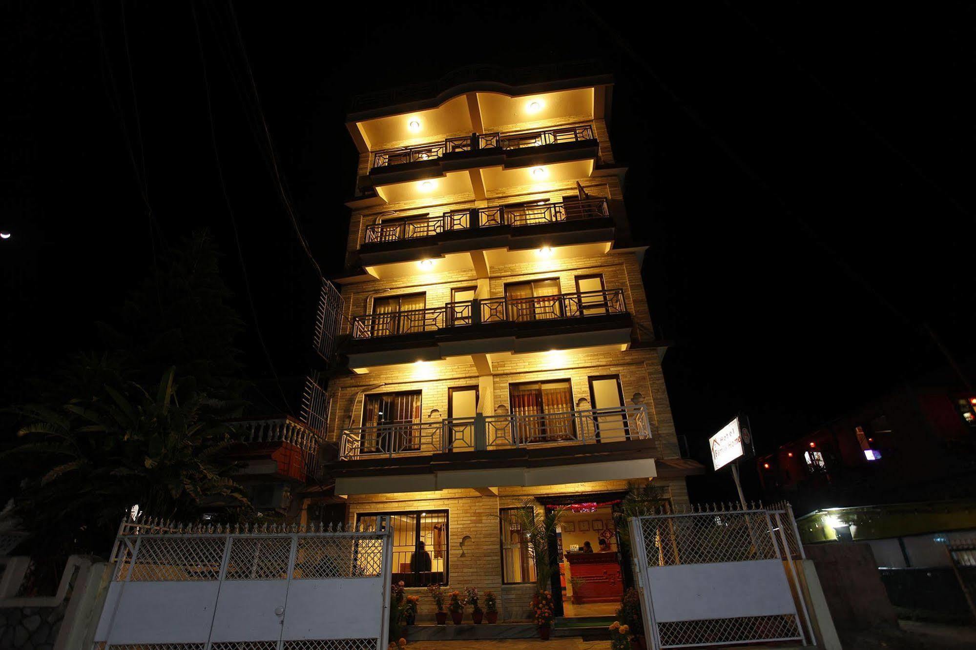 Hotel Family Home Pokhara Bagian luar foto